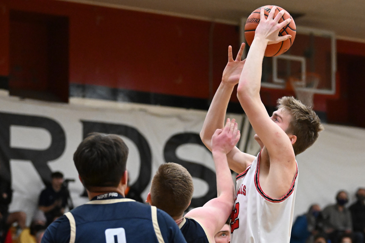 Lincoln Canby boys basketball Leon Neuschwander 68